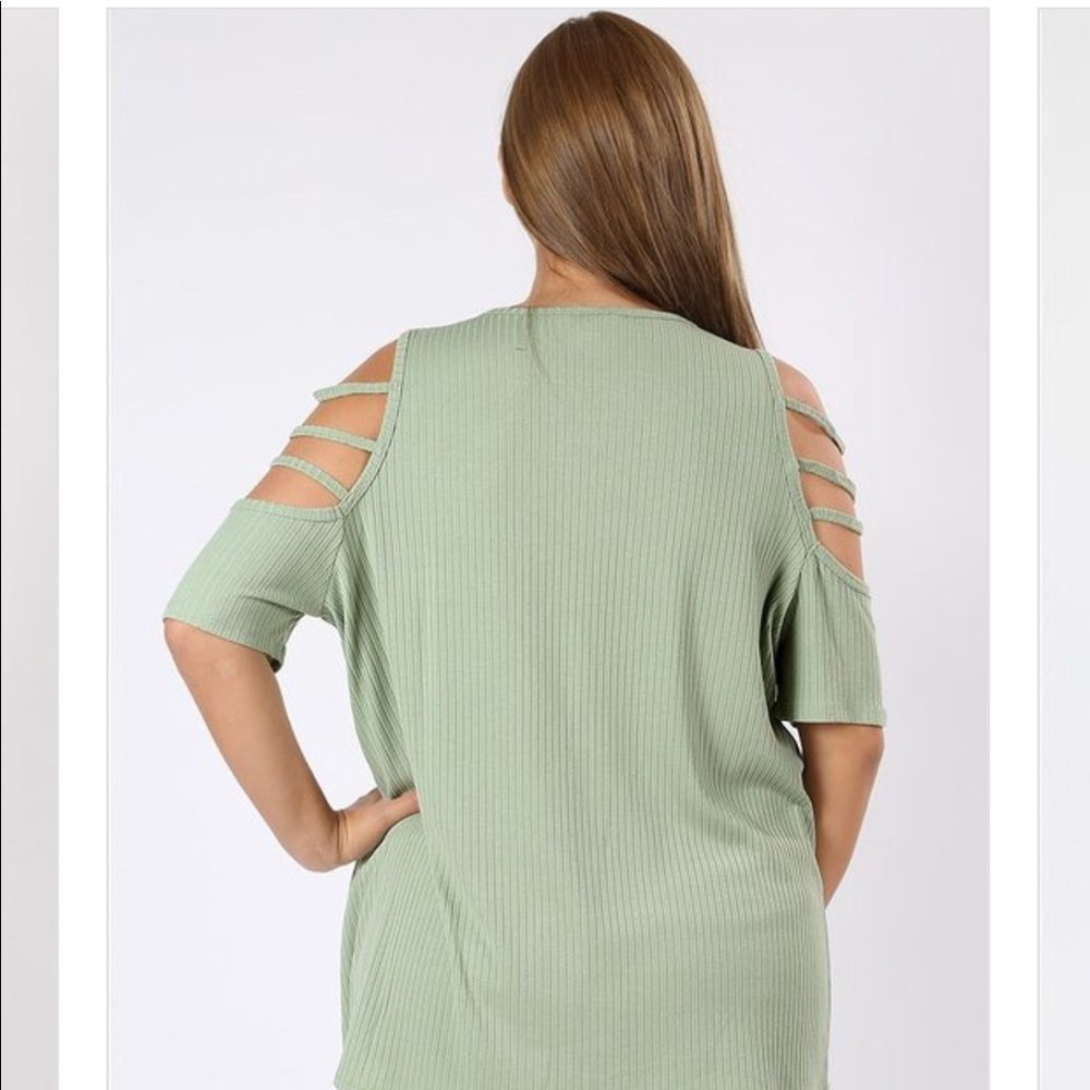 Sexy Shoulder Moss Green Ribbed Plus Size Top - Picture 3 of 3